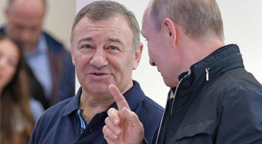 Putini iktidara getiren Kremlin danışmanı istifa etti