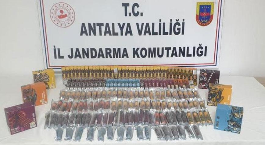 Piyasa değeri 50 bin TL olan kaçak elektronik sigara ele geçirildi