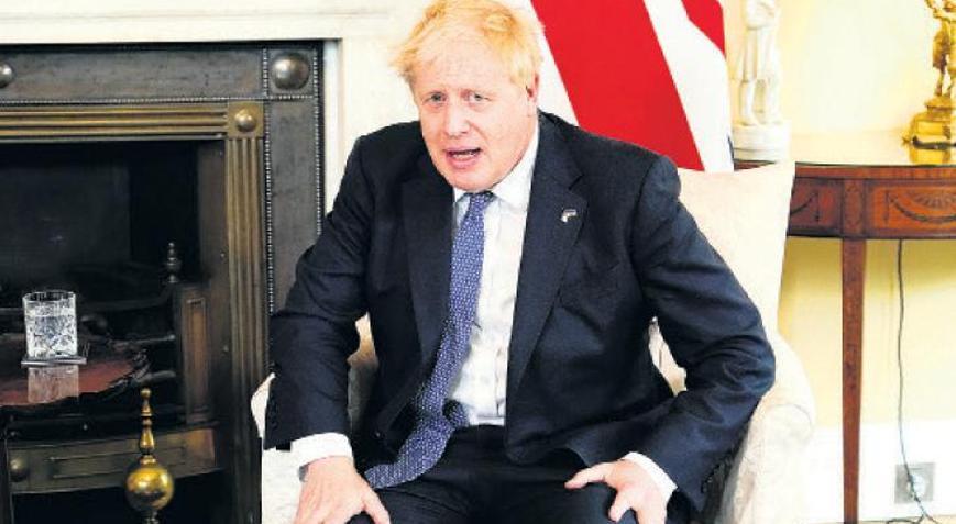 Johnson, partisinden güvenoyu aldı