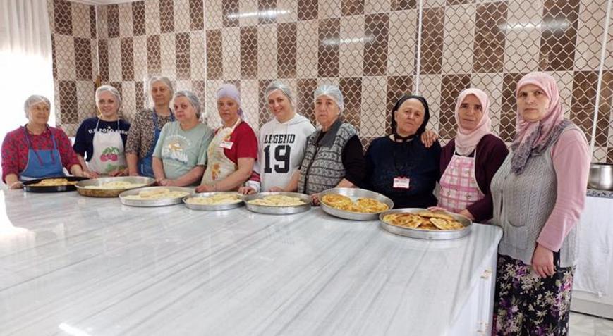 Yeşilburçlu kadınlar, kurdukları kooperatifle yöresel ürünlere değer katıyor