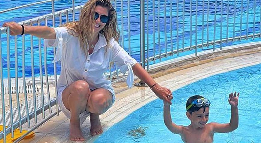 Nadide Sultandan oğlu Kaana yüzme dersi