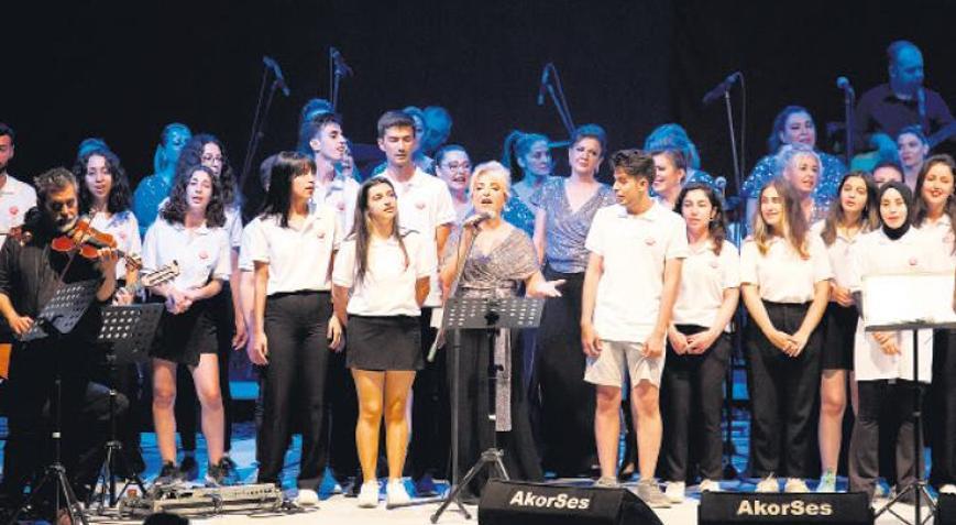 Konserin geliri gençlere