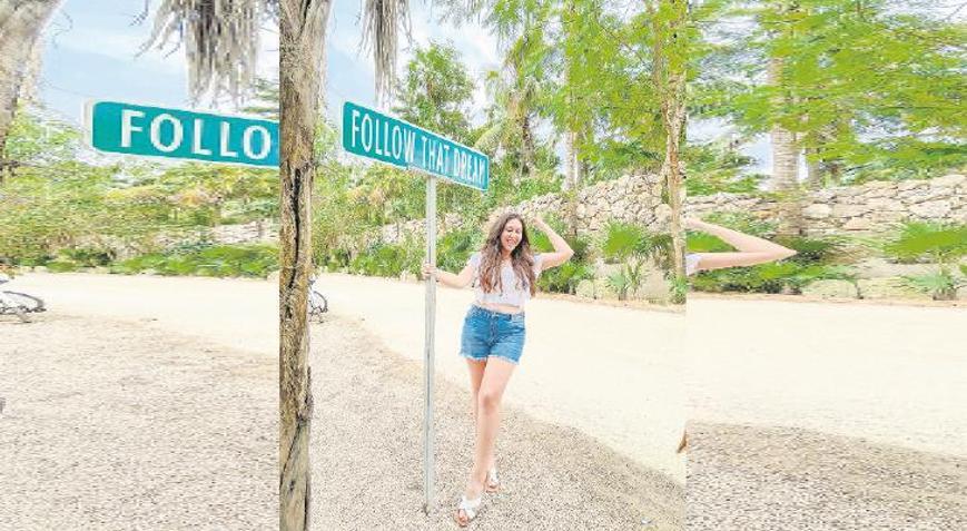 Seyahat, yaşamının merkezinde