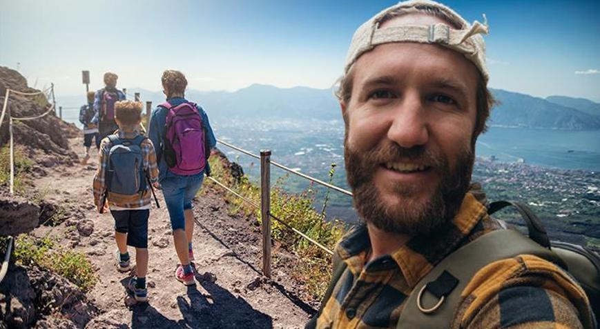 Selfie çekerken yanardağa düşen turist Arkadaşları bakakaldı