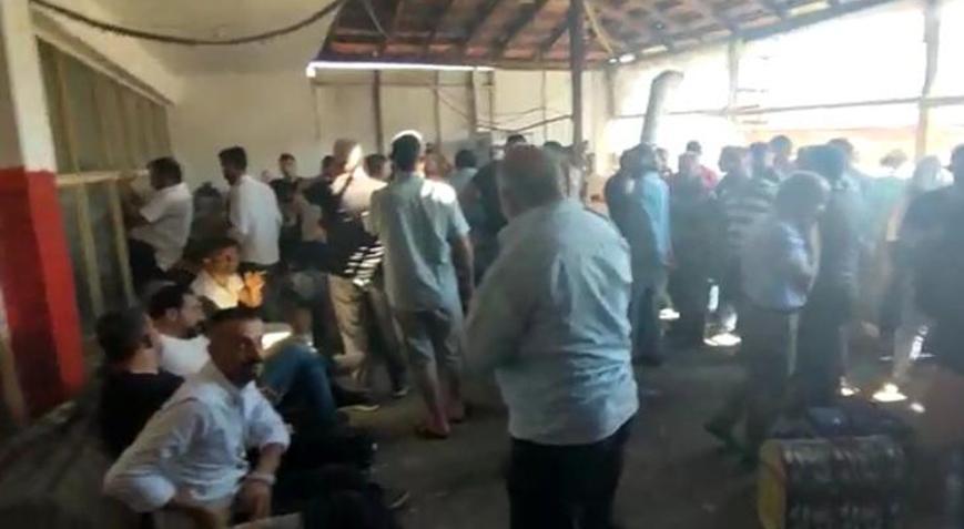 Horoz dövüşü yaptırılan derneğe polis baskını; 46 horoza el konuldu