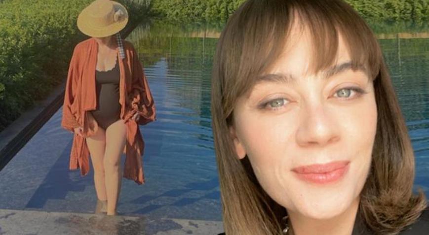 Anne olmak için gün sayan Demet Evgardan havuz pozu