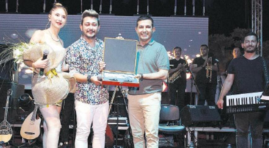 Kuşadası sanatla güzelleşiyor