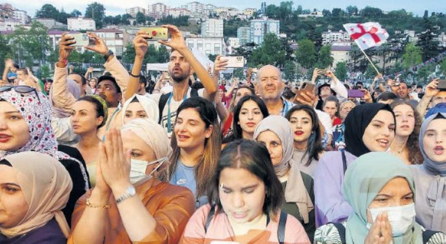 ‘Maske zorunluluğu geri getirilmeli’