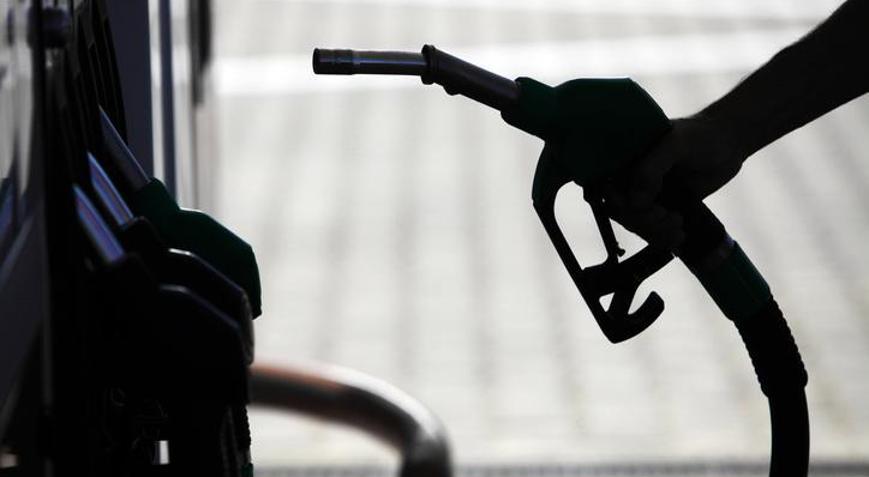 Küresel piyasalar şokta Petrolde sert kayıp