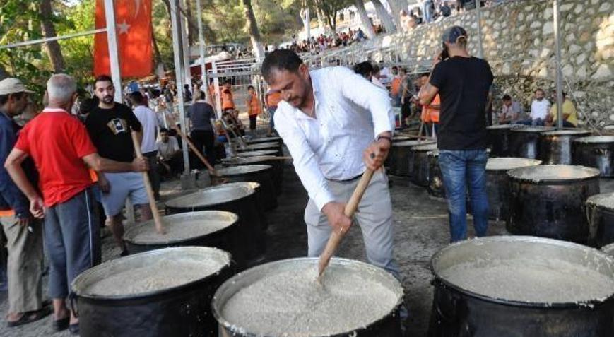 Karacasuda 740 yıllık keşkek geleneği devam etti