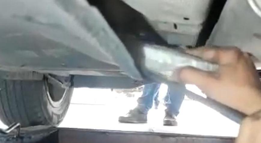 Şüpheli hareketleri ele verdi Otomobilin gizli bölmelerinde ele geçirildi