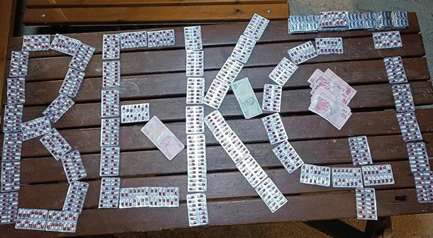 Bekçiler şüphelendi, elindeki poşetten bin 112 uyuşturucu hap çıktı