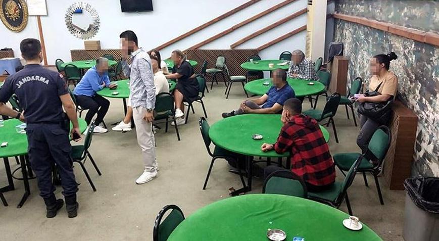 İzmir’de kumar operasyonu 91 kişiye 165 bin 529 lira ceza kesildi