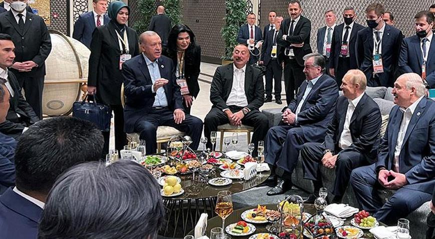 Cumhurbaşkanı Erdoğan Semerkantta Zirveye damga vuran fotoğraf