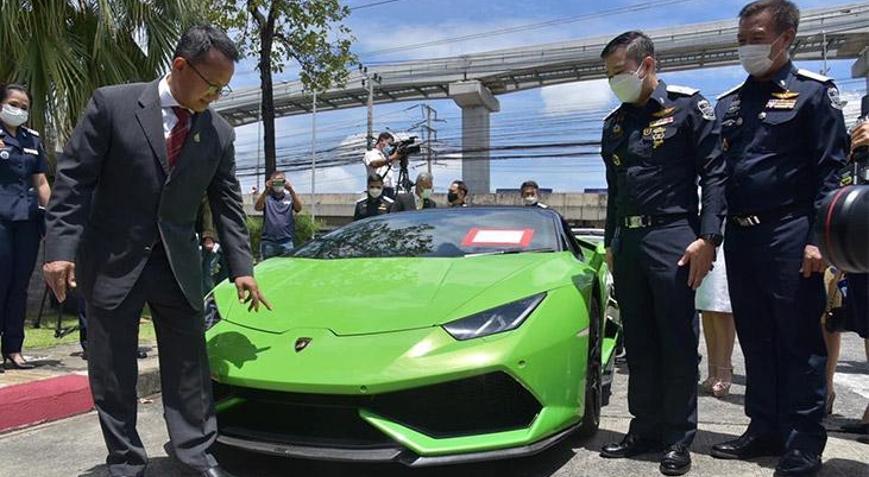 Tayland’da 26 kaçak lüks araca el konuldu