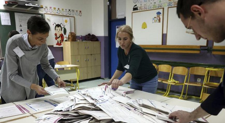 Bosna Hersek’te oy sayımı devam ederken seçim yasası değiştirildi