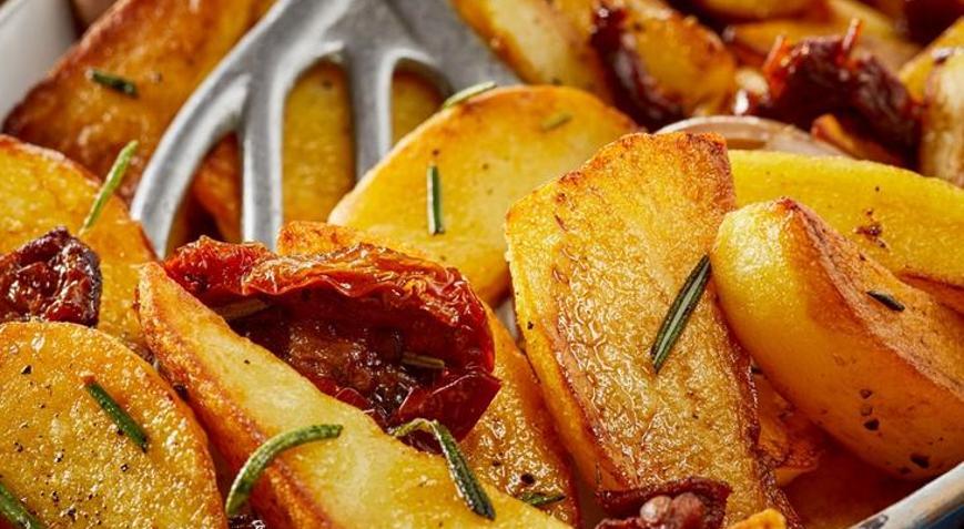 Patates Yemeğinin Yanına Ne Gider Patates Yemeğinin Yanına Yemek Ve İçecek Tavsiyeleri