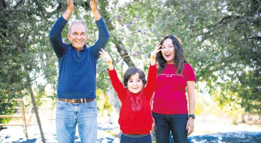 Kızının saçları zeytin dalları