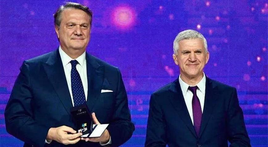 Hasan Arat Golden Mongoose madalyası ile ödüllendirildi