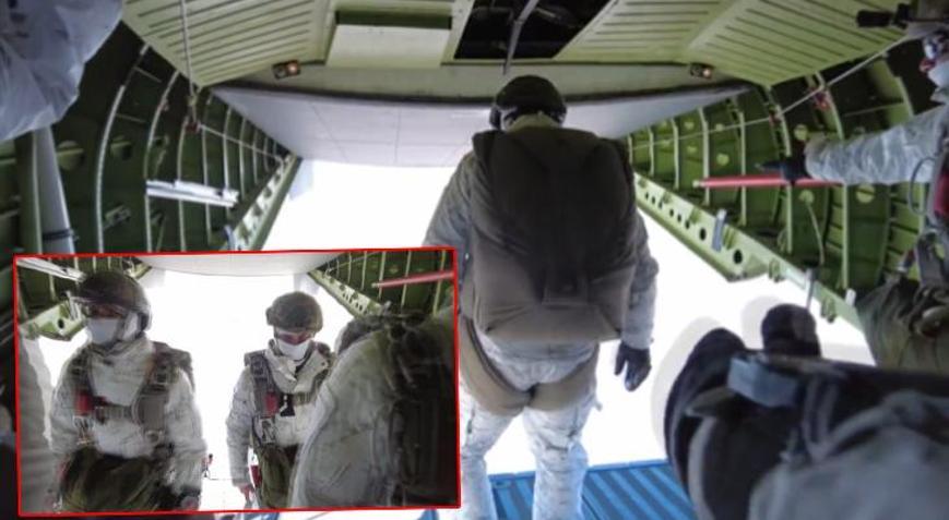 MSB, Kış tatbikatında Mehmetçiğin uçaktan atlayış görüntüsünü paylaştı