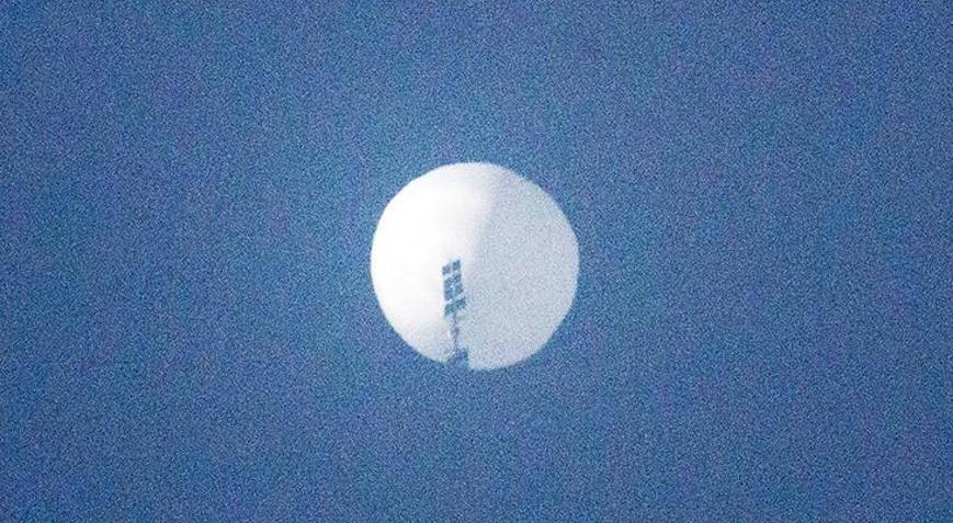 Çin, ABDnin askeri üsleri üstünde balon uçurdu Jetler havalandı