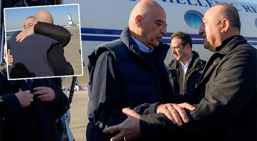 Çavuşoğlundan Yunan mevkidaşına sıcak karşılama