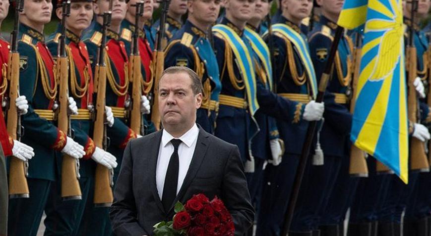 Medvedev sınır tanımadı: Ukraynadaki topraklarımızı geri alacağız