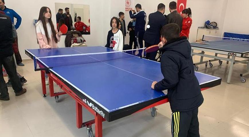 Paralimpik milli sporcular depremzede çocuklarla buluştu