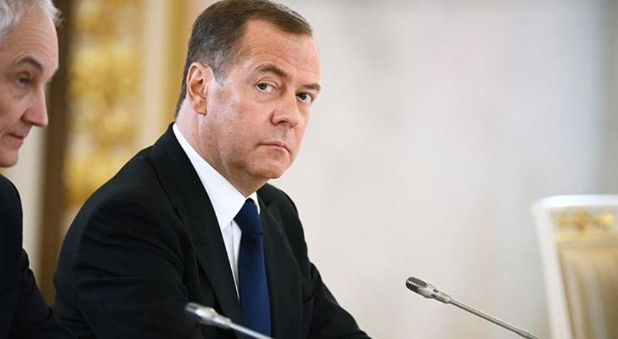 Medvedev: Almanya’nın Putin’i tutuklaması, Rusya’ya savaş ilanı olur