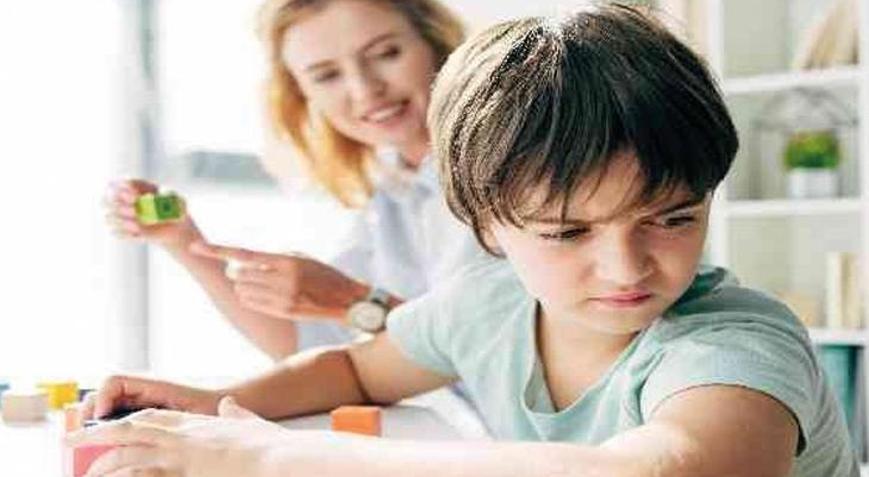 ‘Ekran otizmi tetikliyor’