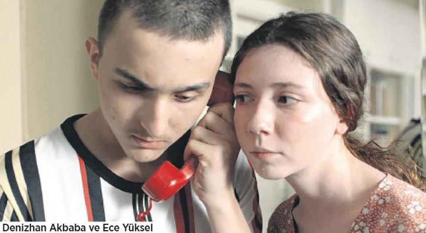 Kafalardaki zindanlara bakıyor