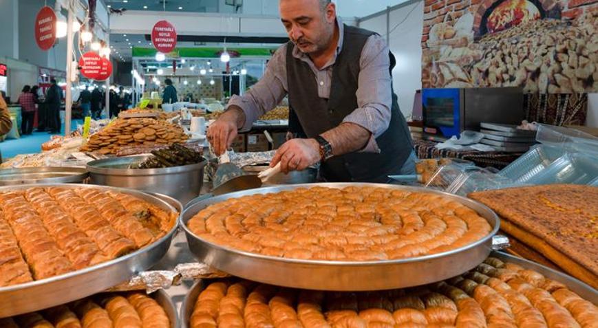 Alışverişe bayram dopingi: 200 liranın altındaki baklavaya dikkat