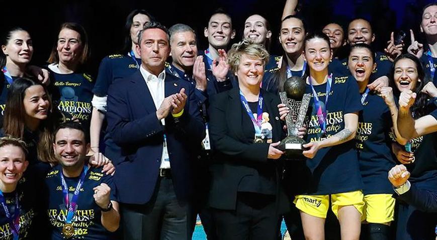 Fenerbahçe Başkanı Ali Koçun Euroleague mutluluğu