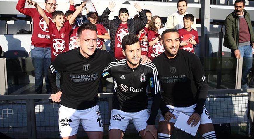 Depremzede çocuklar, Ümraniyespor - Beşiktaş maçında ağırlandı