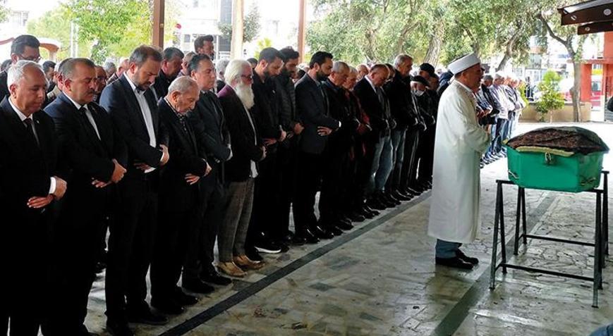 Eski Genelkurmay Başkanı Özkökün yengesi vefat etti