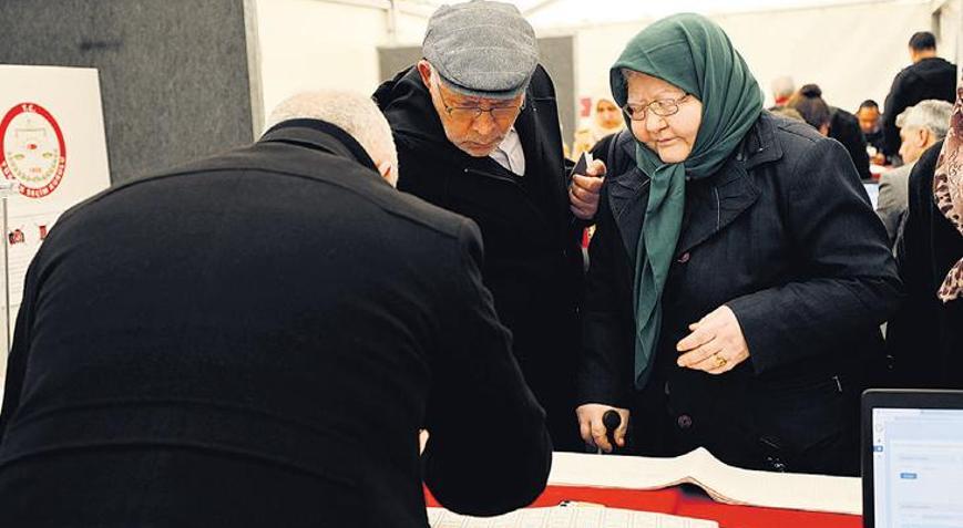 Oy kullananların sayısı 1 milyon 165 bini aştı