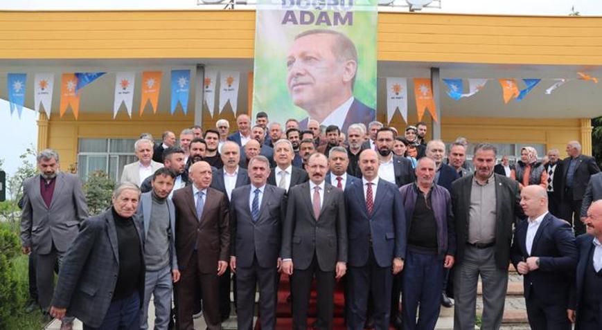 Bakan Muş, Samsunda iş insanları ve STK temsilcileriyle bir araya geldi