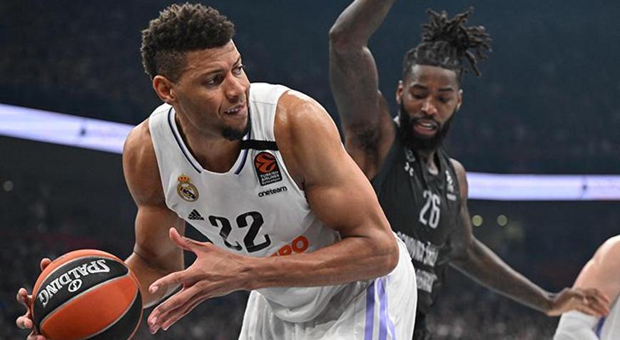 Euroleaguede yılın savunma oyuncusu Walter Tavares seçildi
