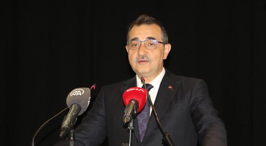 Bakan Dönmez: Güneş enerjisinde 10 yılda 10 bin megavata ulaştık