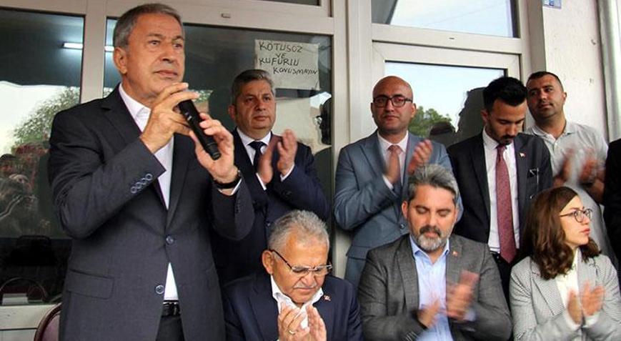 Bakan Akar: Gabar’da şimdi terör konuşulmuyor, petrol konuşuluyor