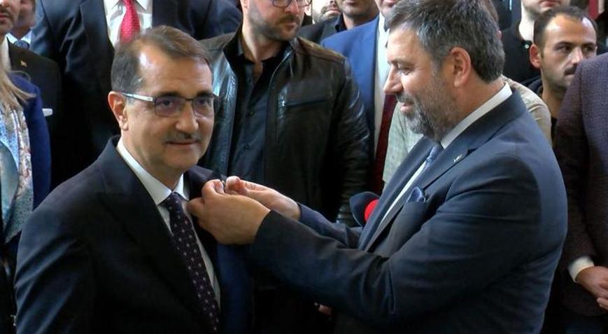 Bakan Dönmez, TBMMde milletvekili kaydını yaptırdı