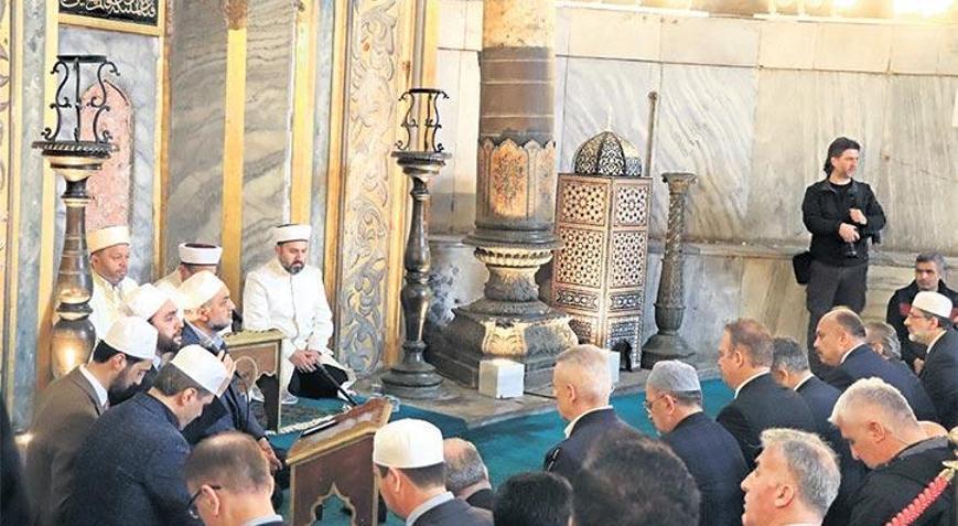 Siyasilerden fethin 570. yılı mesajları