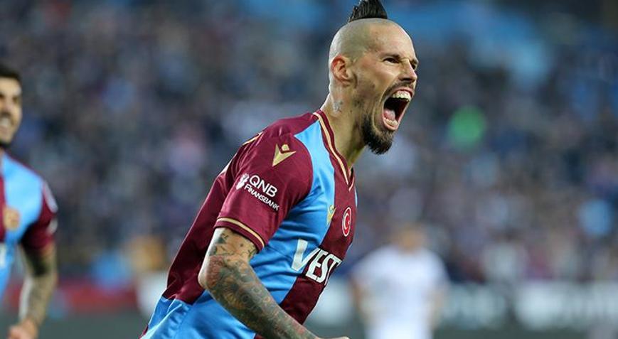 Trabzonsporun yıldızı Marek Hamsik futbolu bırakıyor Bizzat açıkladı