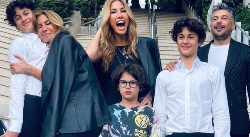 Çağla Şıkel ve Emre Altuğ oğulları Kuzeyin mezuniyet töreninde bir araya geldi