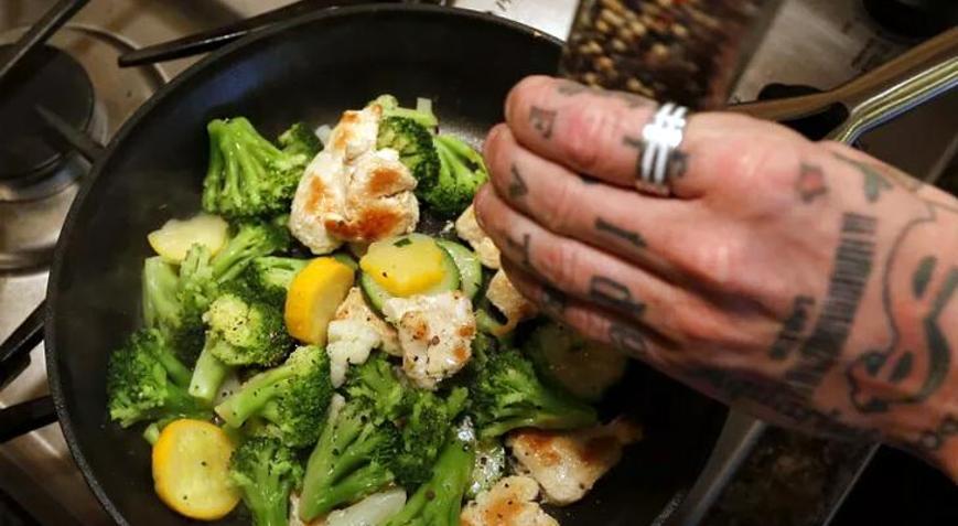 ABDde laboratuvarda üretilen tavuk eti satışına onay