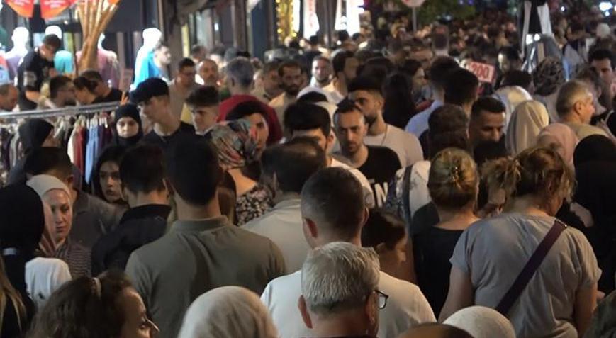 Bursa’da bayram yoğunluğu Vatandaşlar çarşıya akın etti