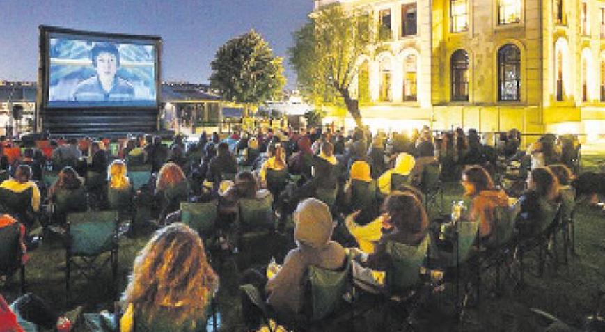 Beyaz perde açık havada açılıyor