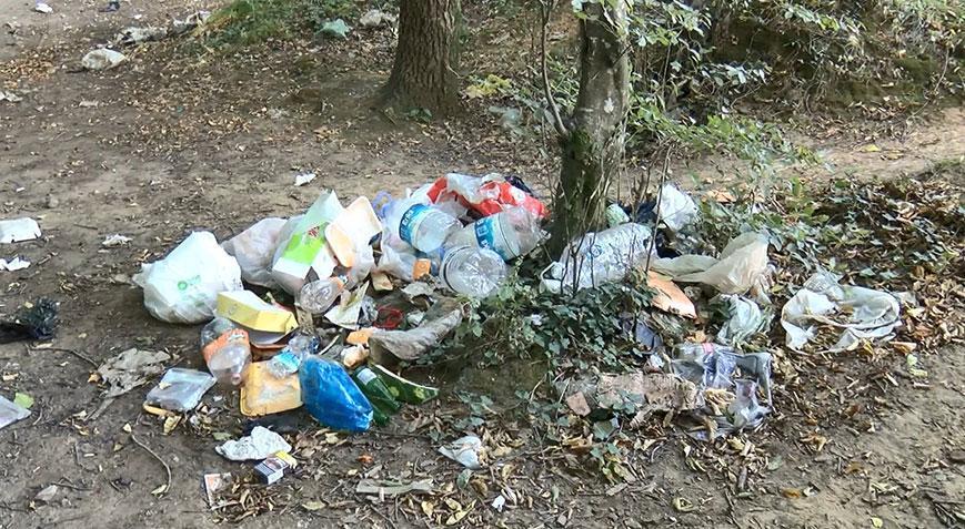 Tam 3 gün boyunca akın akın geldiler 18 ton çöp bırakıp gittiler