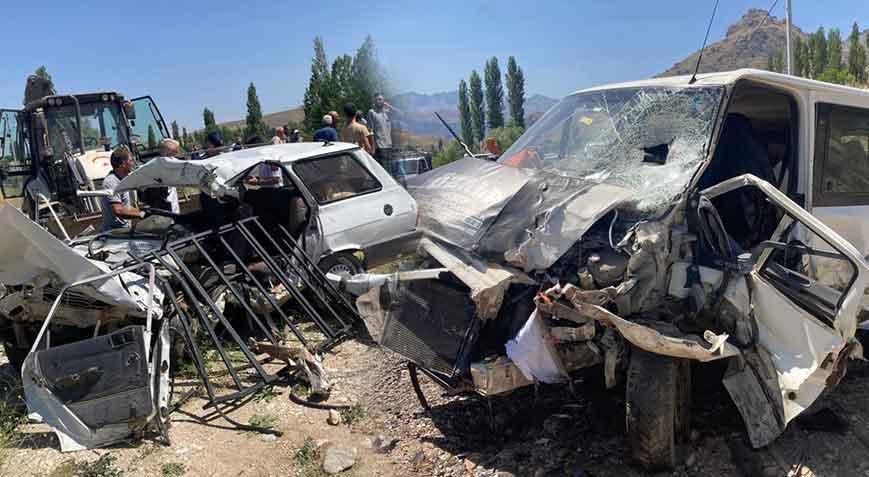 Niğdede feci kaza 1i polis okulu öğrencisi 2 kişi öldü