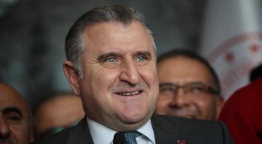 Bakan Osman Aşkın Baktan Kadın Hokey Takımına tebrik